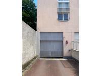 Place de parking à louer - Paris 75013 - 17 Rue de Domrémy, 75013 Paris, France - 100 euros