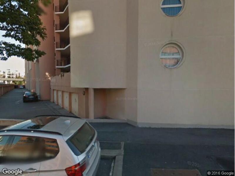 Place de parking à louer - Évry 91000 - Rue Alphonse Laveran, 91000 Évry, France - 40 euros